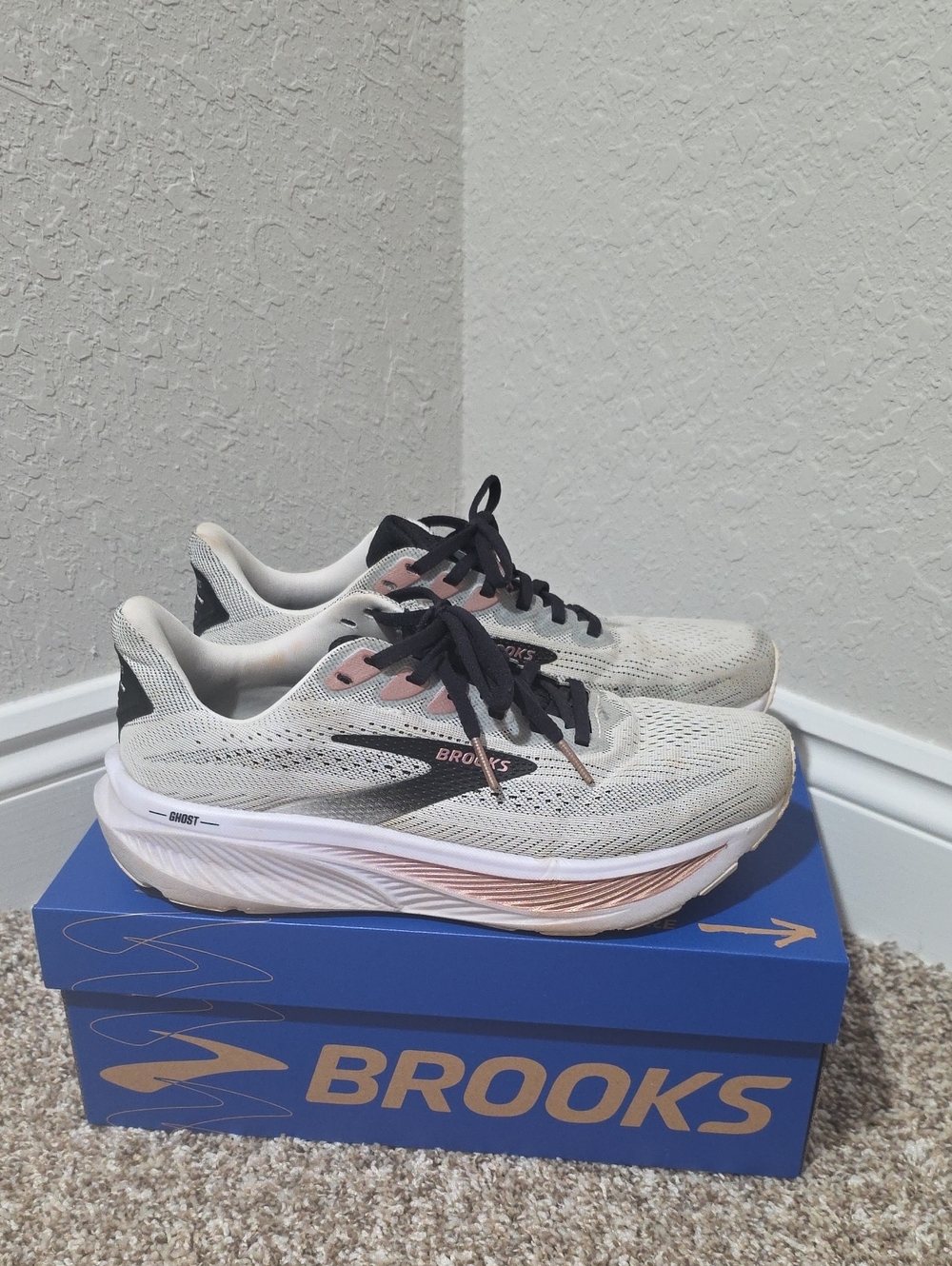 Brooks Ghost 17 Women’s Running Shoes - White with Black and Rose Accents